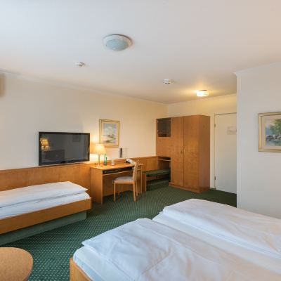 Economy Triple Room Belmont Classic Promo Code