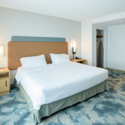 1 King Mobility/Hearing Access Tub Suite Ns Hampton Inn Presque Isle Promo Code