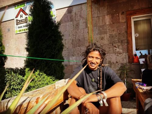 混合宿舍中的上下铺床位