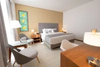 Dazzler by Wyndham Ciudad del Este Hotel a 