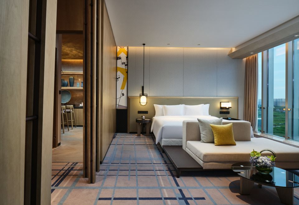 Crowne Plaza QidongPresidential Suite