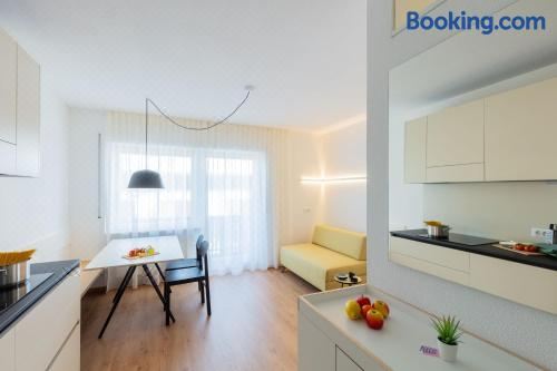 高级一卧室带阳台公寓