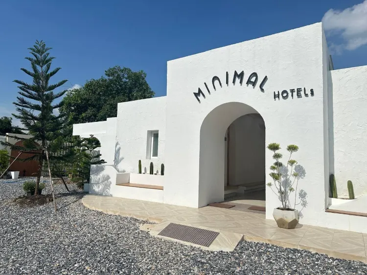 Premium Deluxe Pool Corner Double Double Room
