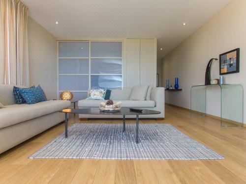 带露台的套房-海景和城堡景