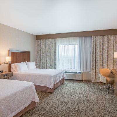 Hearing Accessible 2 Queen Room Hampton Inn & Suites Pasco/Tri-Cities, WA Promo Code