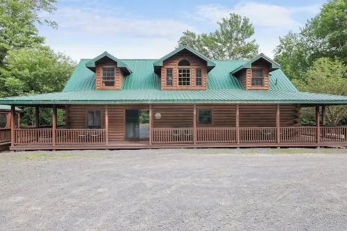 Family Cabin Near Lake Wallenpaupack-Hot Tub-Trails