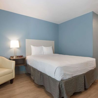 Standard Queen Room-Non-Smoking WoodSpring Suites Promo Code