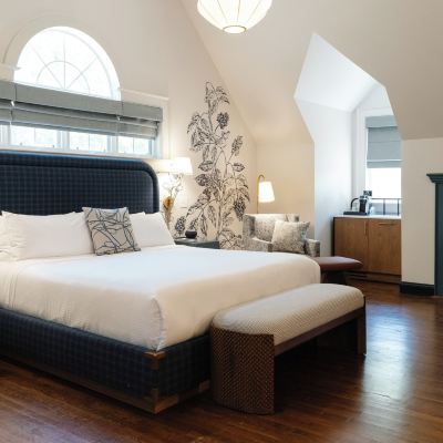 King Suite The Wainscott Inn Promo Code