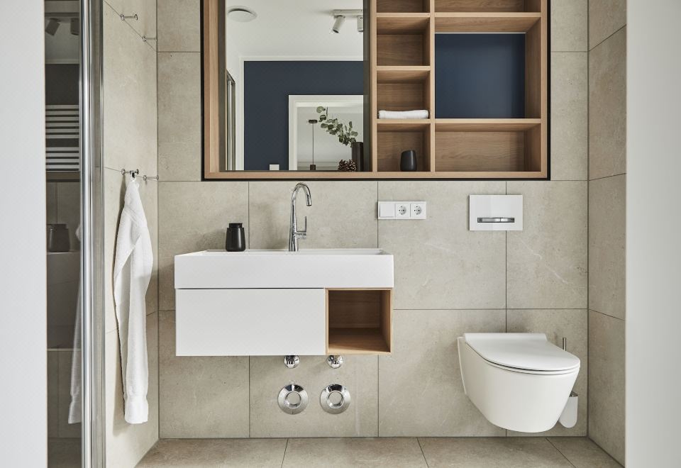 康体一室公寓带森林景，蒸汽浴和阳台