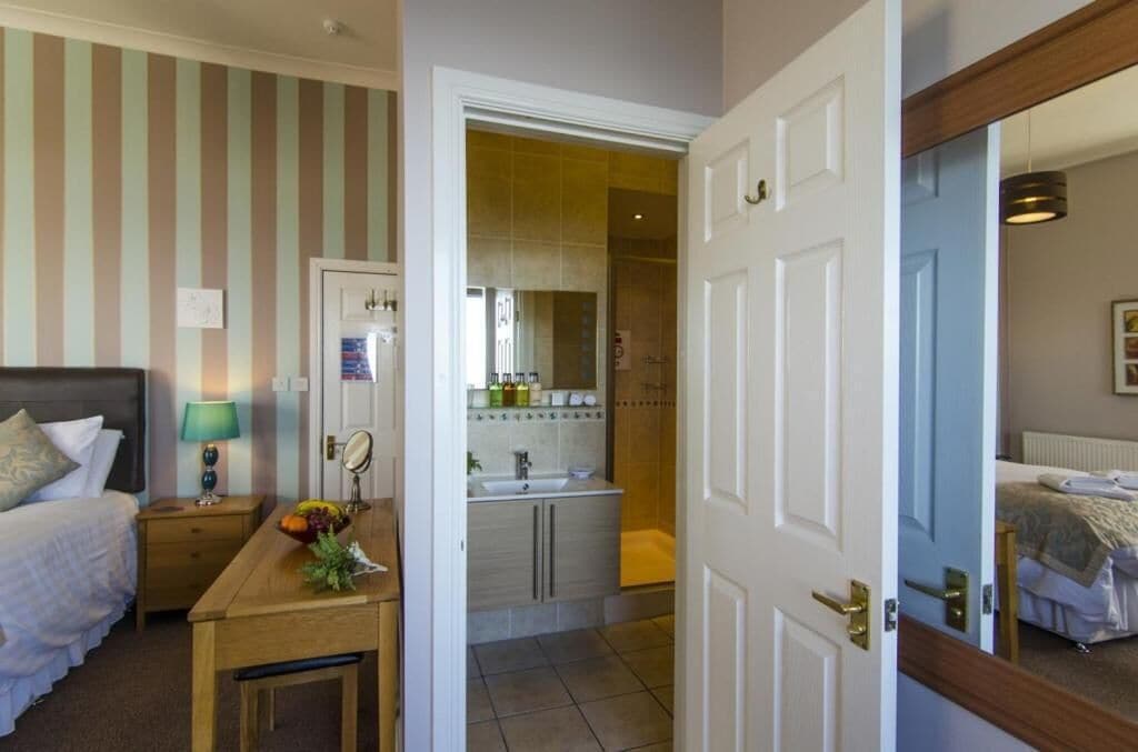 豪华双人间 - 带阳台和海景