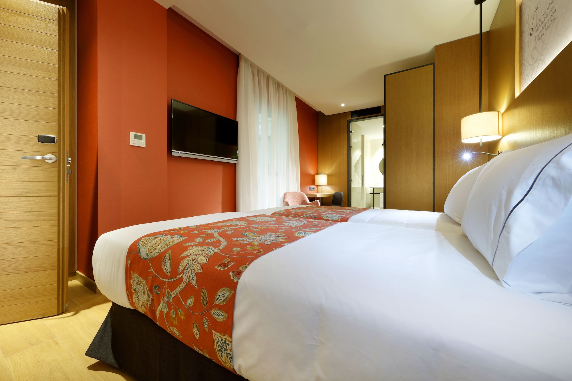 带停车位的标准双人间或双床间