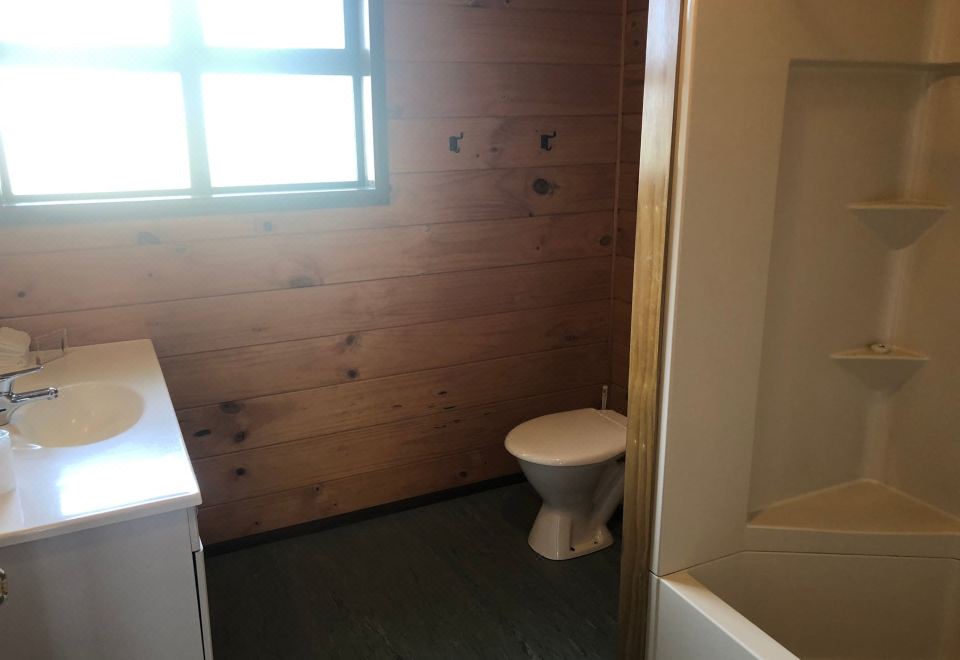 Greymouth Seaside Top 10 Holiday ParkTwo-Bedroom Cottage