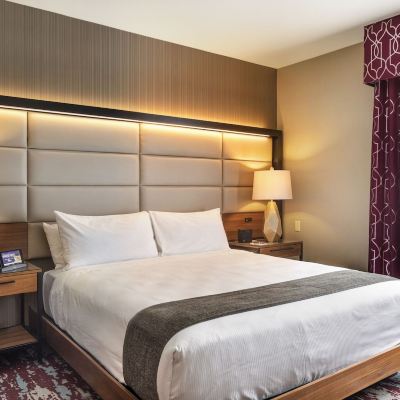Deluxe King Room-Non-Smoking Bear Springs Hotel Promo Code
