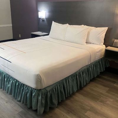 Deluxe King Room-Non-Smoking La Quinta Inn by Wyndham Bakersfield South Promo Code