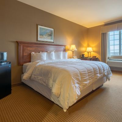 Standard Room, 1 King Bed, Accessible (Bathtub) The Wildwood Hotel Promo Code