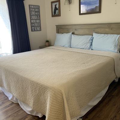 One-Bedroom Condo (211) Oak Square Rentals Promo Code