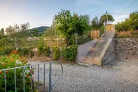 Valle del Sole Winery Farmhouse with Private Pool