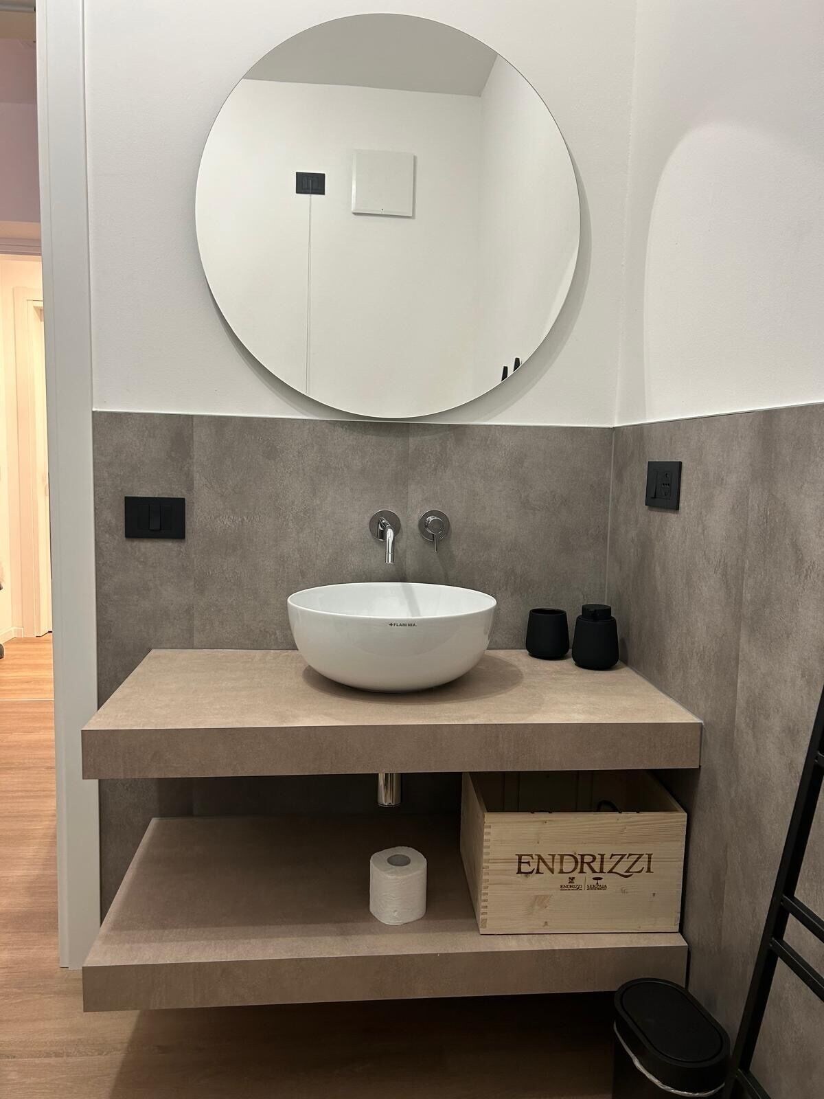 豪华三人房，带双人床和梳化床，无烟，独立浴室