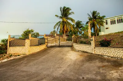 Sunshine Lodge: Your Home Away from Home Hotels in 
