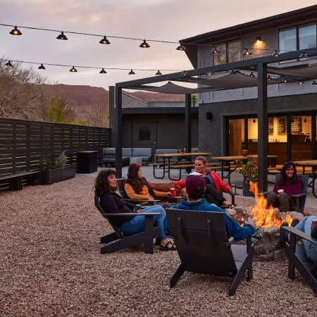 Slackline Moab, Outset Collection by Hilton