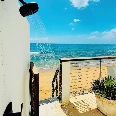 Roadside Apartment of Beachfront Property! AC & WiFi