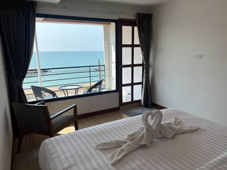 Sea View Beachfront King Room