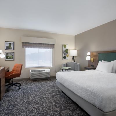 KING FAMILY ROOM WITH ATTACHED DOUBLE QUEENS Hampton Inn & Suites Dallas-Arlington North-Entertainment District Promo Code