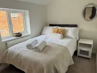 Cottage - Sleeps 4 - Pets Ok - Garden - Parking Hotels in Middlewich