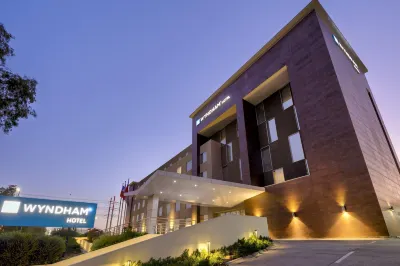 WYNDHAM SANTIAGO AIRPORT Hotéis em 