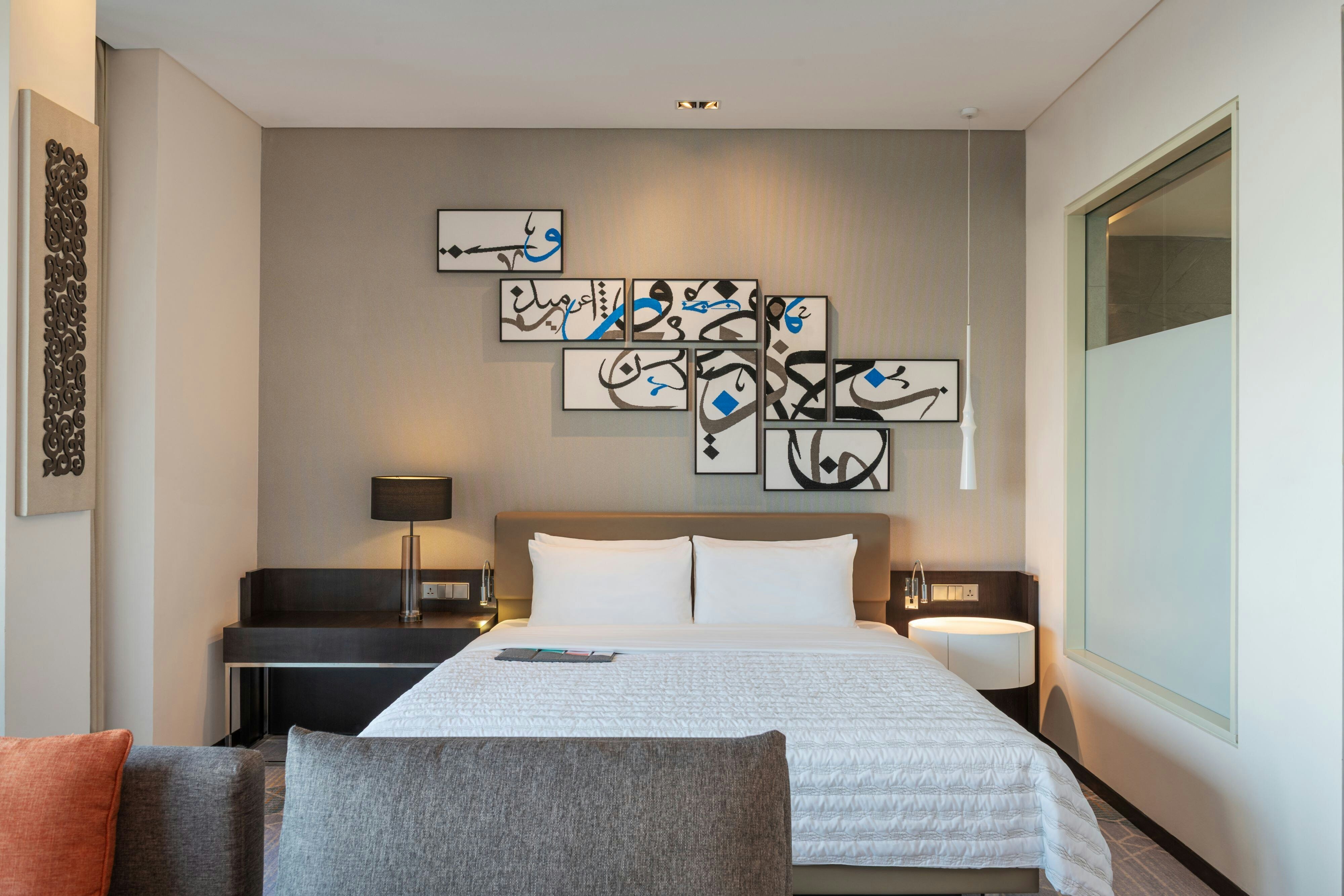 一卧室初级特大床套房