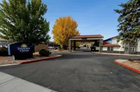 Days Inn & Suites by Wyndham Flagstaff Near University