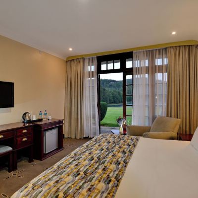 Deluxe King Room Troutbeck Resort Promo Code