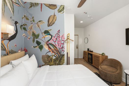 Little Italy Inn - Limited Service Apart Hotel