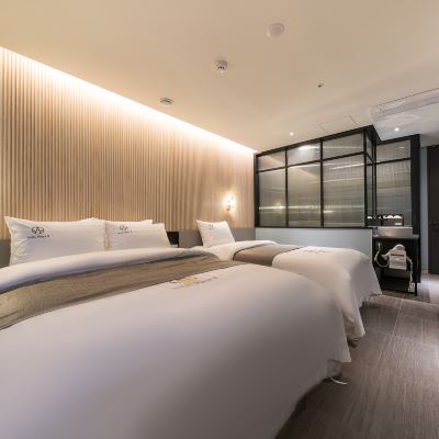 Superioir Twin(Double + Single) Gimpo West9 Hotel 쿠폰