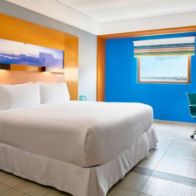 Aloft King Room