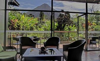 Hotel Arenal Kioro Suites & Spa