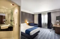 홀리데이 인 익스프레스 콜체스터 바이 IHG  호텔