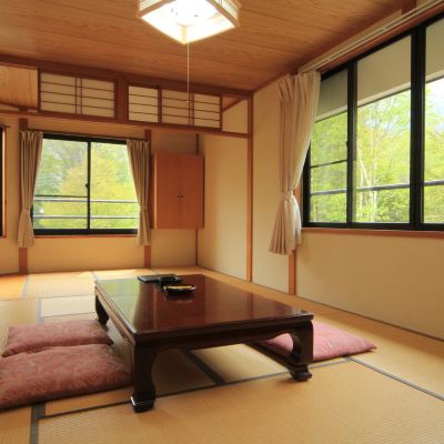 和室10畳 日光湯元温泉　にごり湯の宿　かつら荘 クーポン