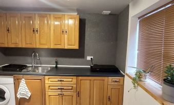 Inviting 1-Bed Apartment in Coventry