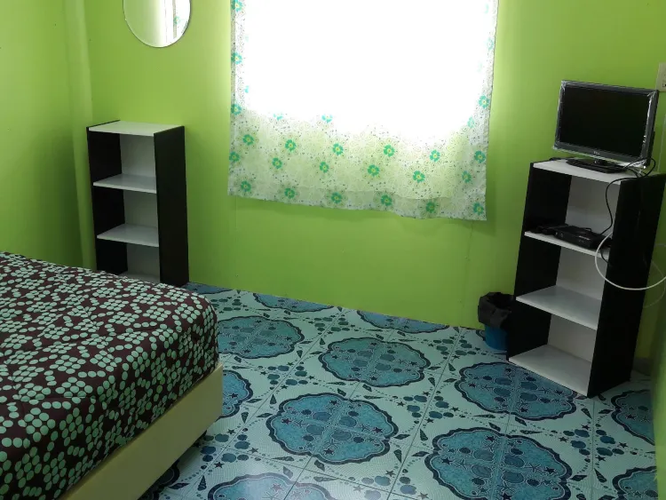ห้องพักมาตรฐานพร้อมห้องน้ำที่ใช้ร่วมกัน