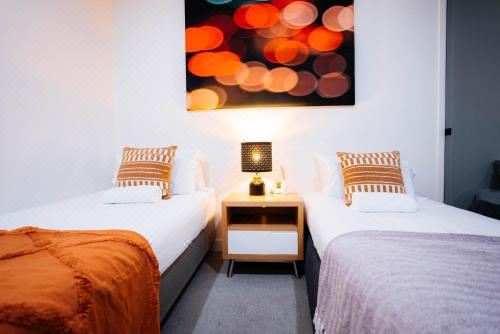 带阳台的两卧室公寓