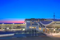 The Westin Detroit Metropolitan Airport Hotel a 