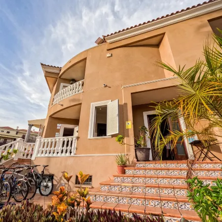 Duque Nest Hostel