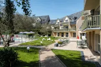 Hôtel Mercure Omaha Beach のホテル
