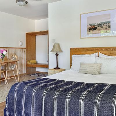 Family Room Rocky Mountain Inn Promo Code