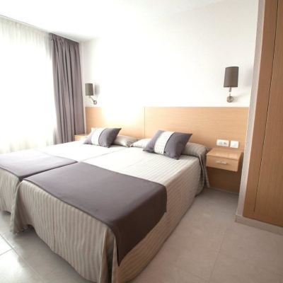 One-Bedroom Apartment With Terrace (2 Adults + 2 Children) Aparthotel Acuazul Promo Code