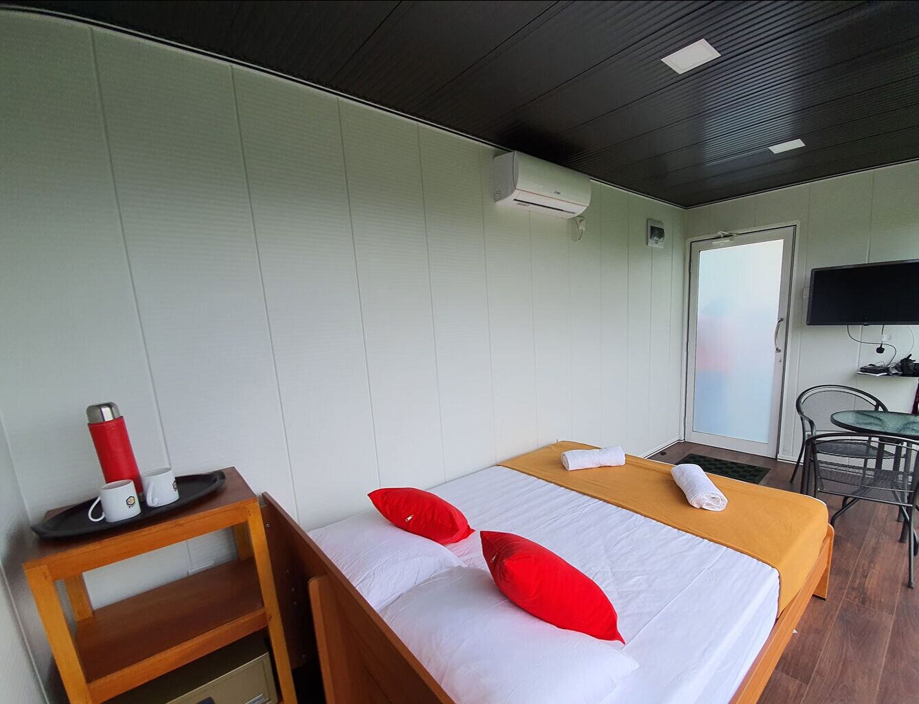 豪华小木屋，1张双人床，山景，花园区