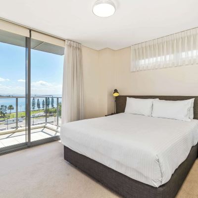 Suite, Non Smoking, Harbor View (Balcony, 1 Queen Bed & 2 Twin Beds) Terminus Apartment Hotel, Ascend Hotel Collection Promo Code