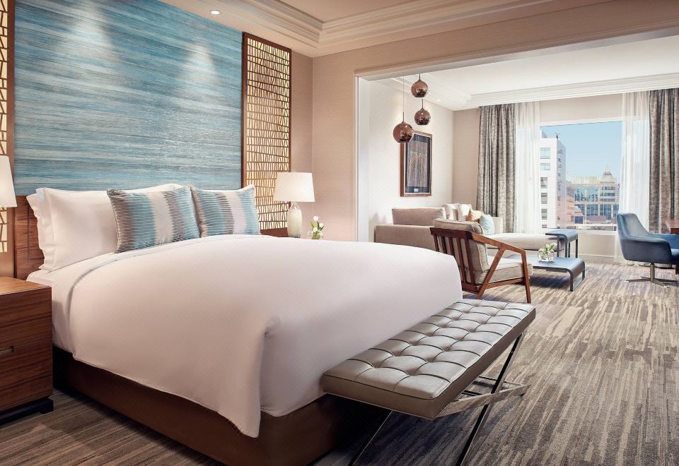 俱乐部特大床房