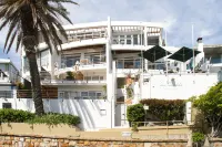 Sea Castle Hotel Camps Bay Отели в г. 